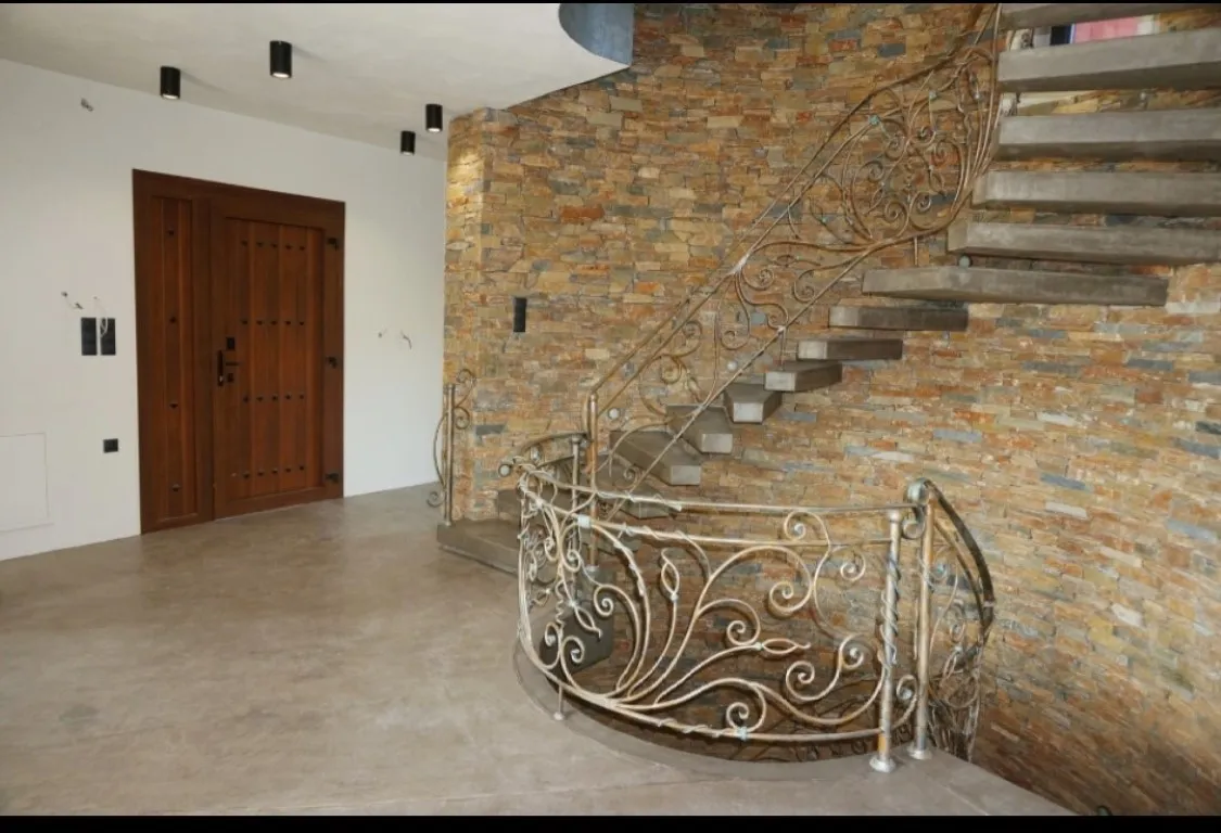 1125