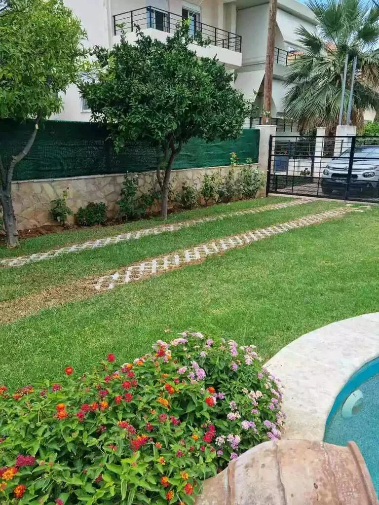 768