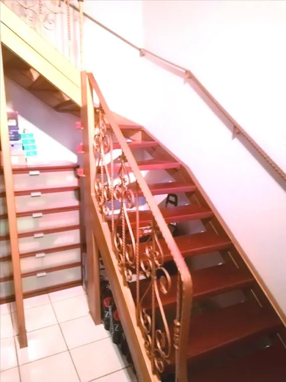 576