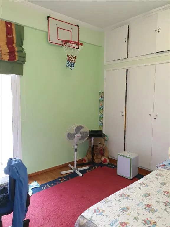 576