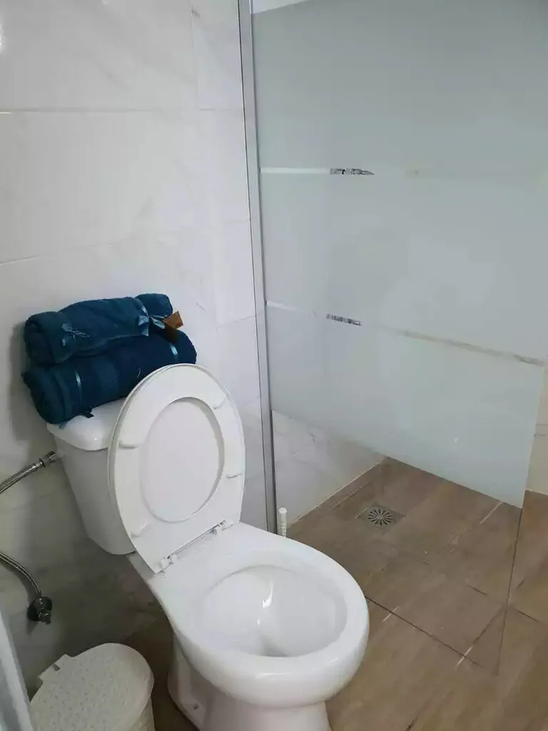 768