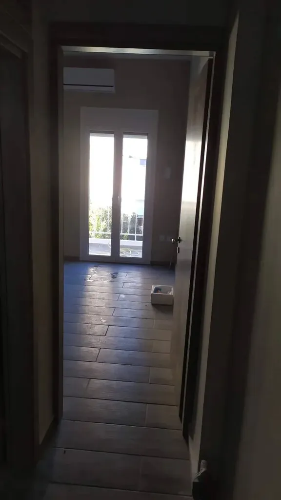 576