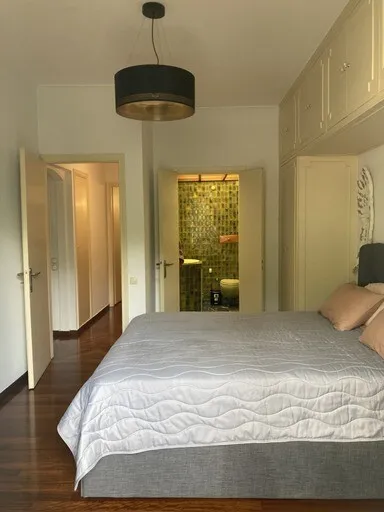 384