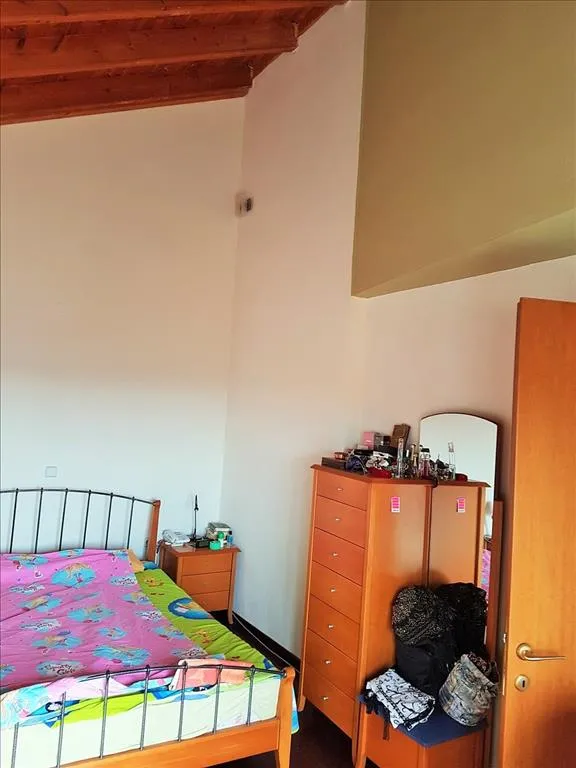 576