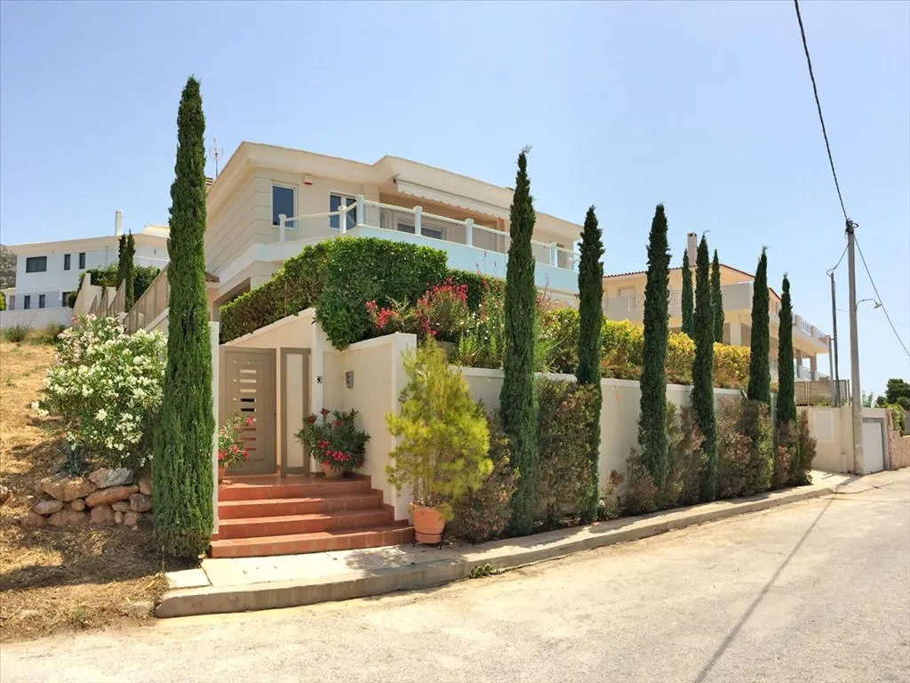 βίλα προς πώληση 330 τ.μ Σαρωνίδα Υπόλοιπη Αττικής