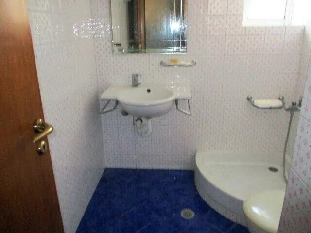 640