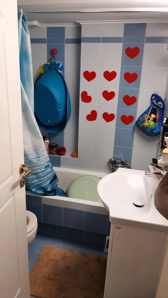 576