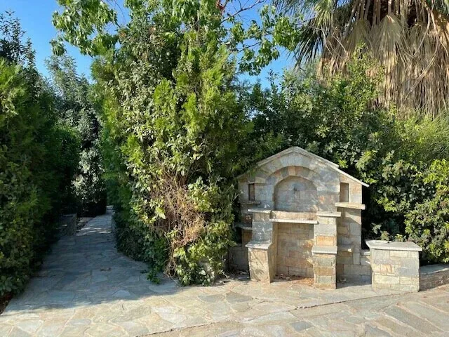 640