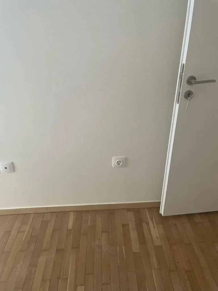 768