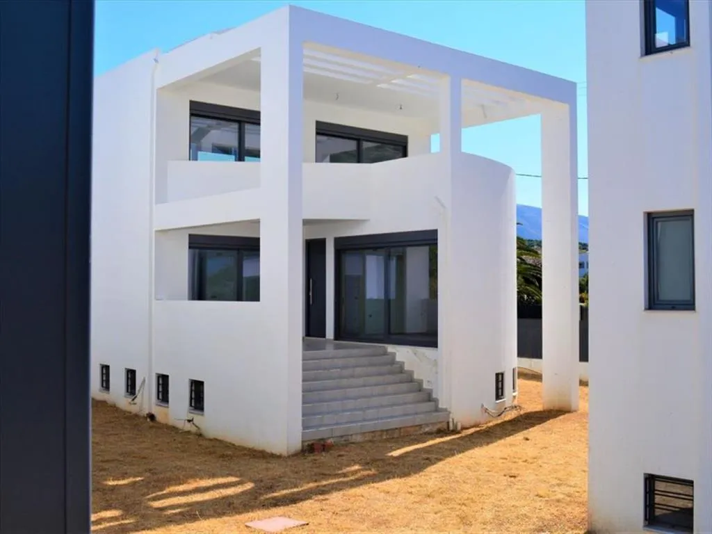 συγκρότημα προς πώληση 707 τ.μ Καλύβια Θορικού Υπόλοιπη Αττικής