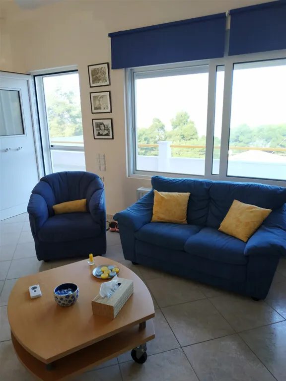 576