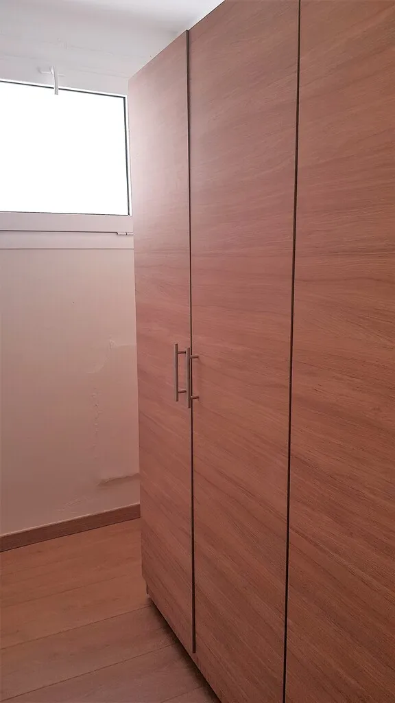 576