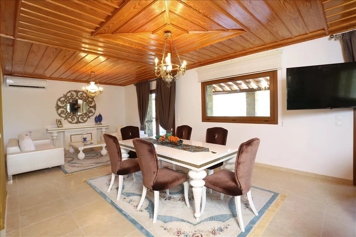 1152