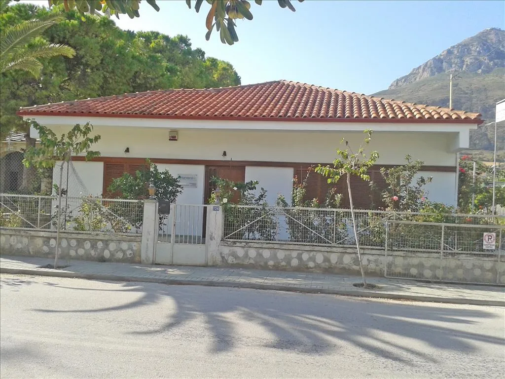 μονοκατοικία προς πώληση 99 τ.μ Ξυλόκαστρο Κορινθία