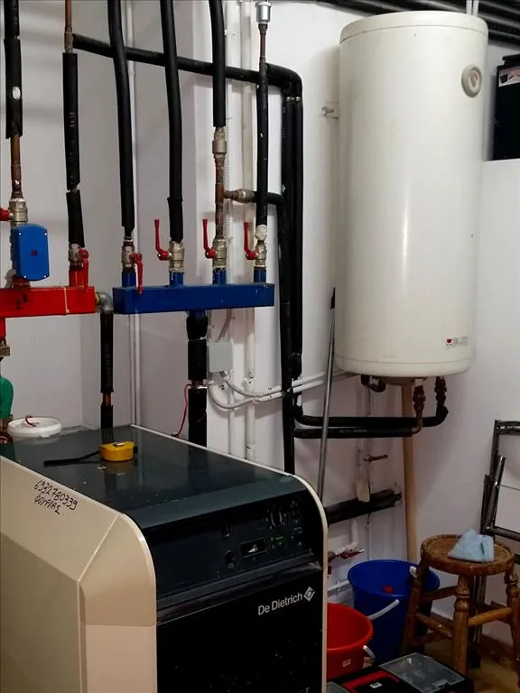 576