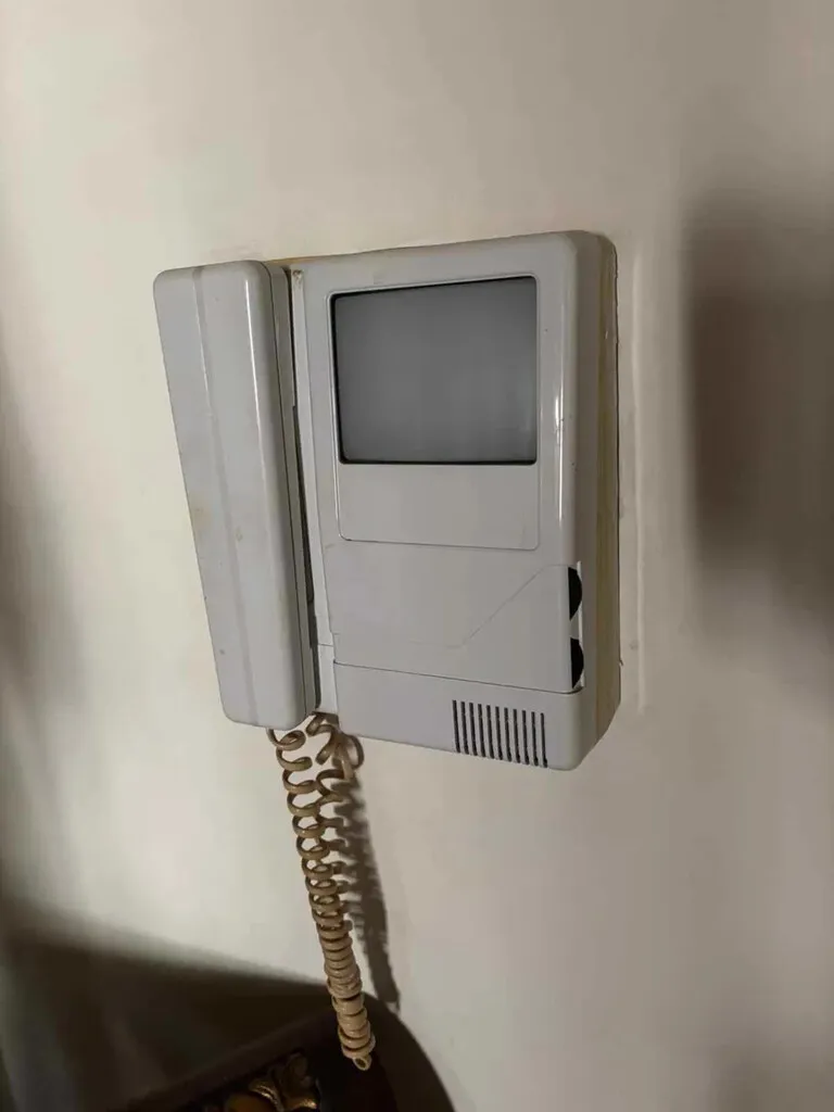 768