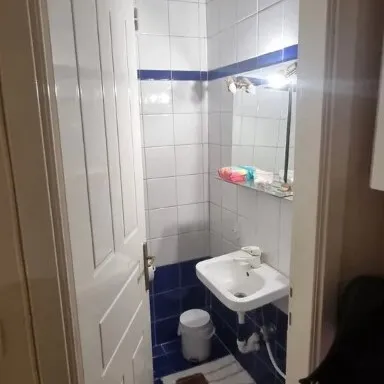384