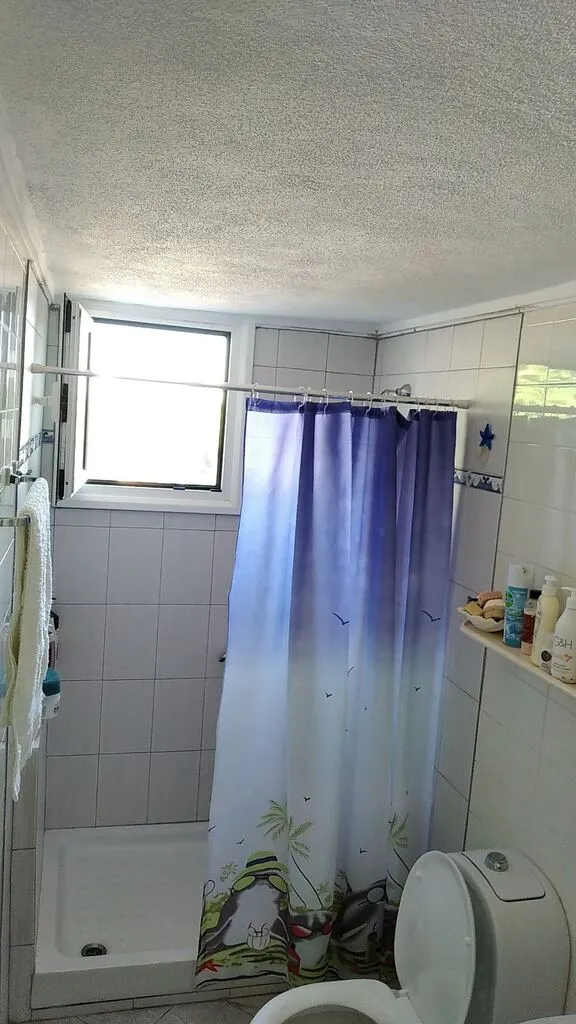 576