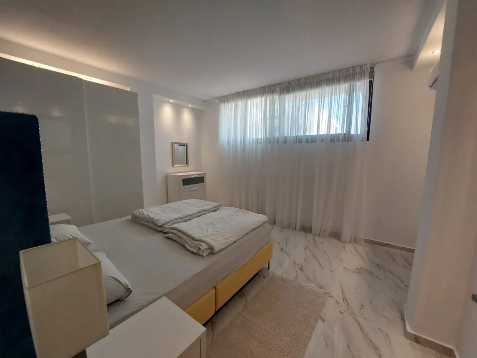960