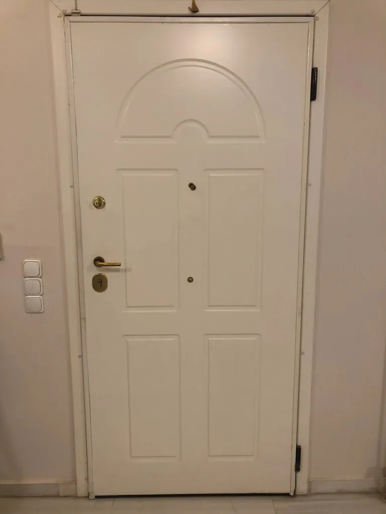 768