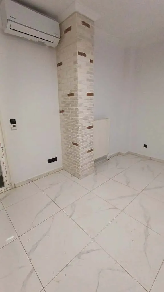 576