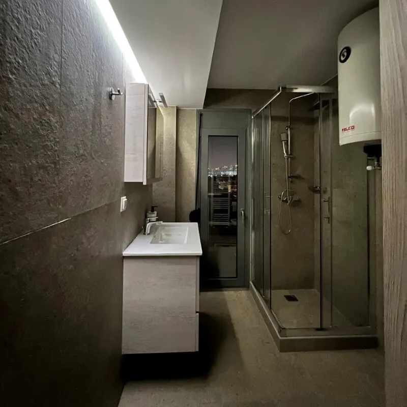 800
