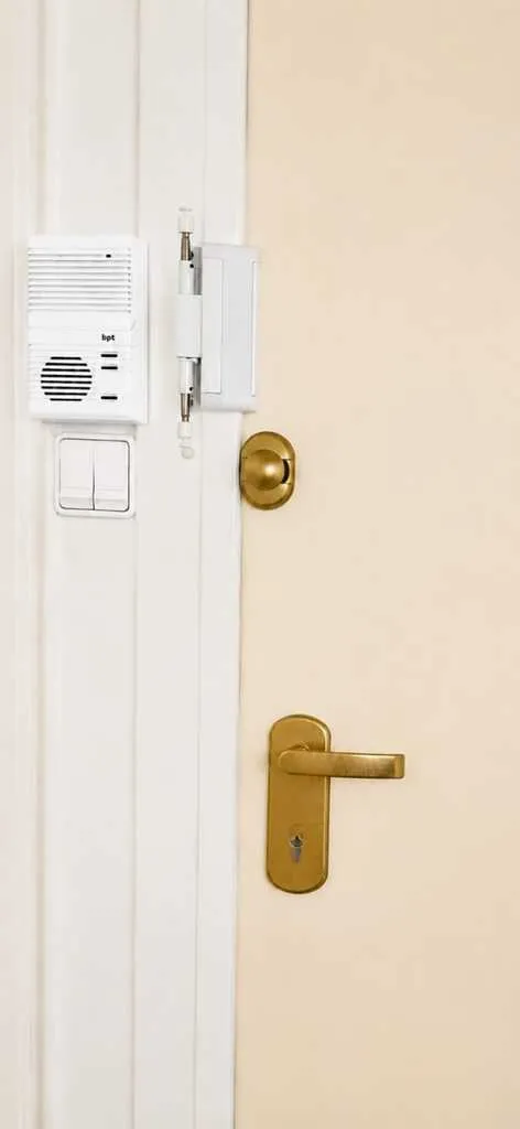 472
