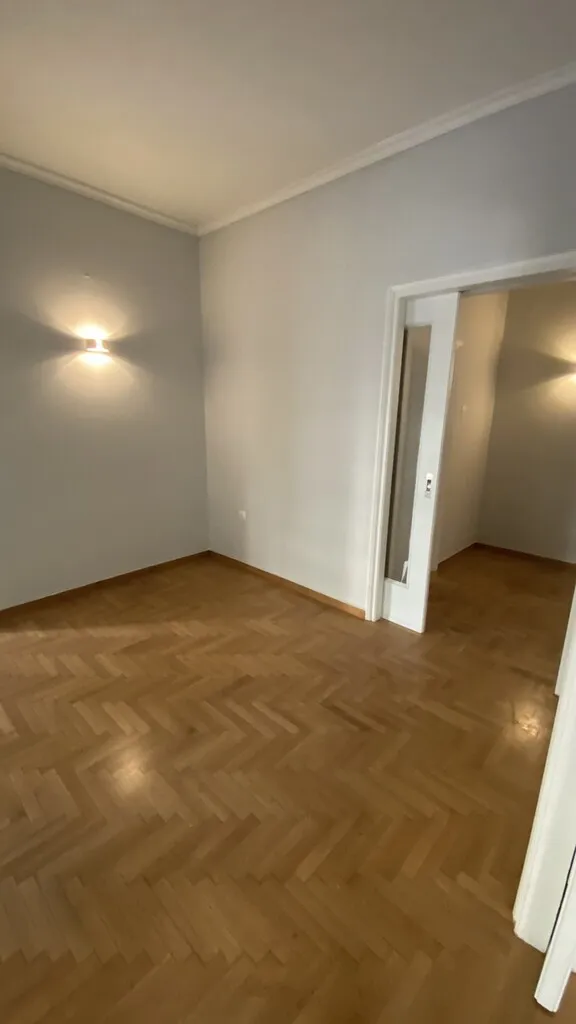 576