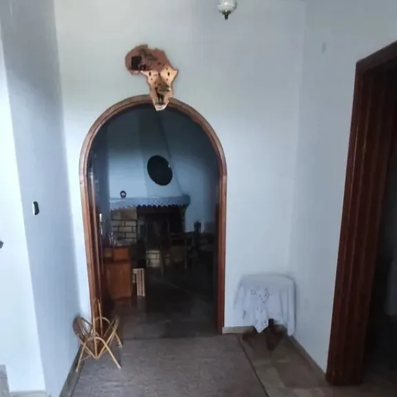 576