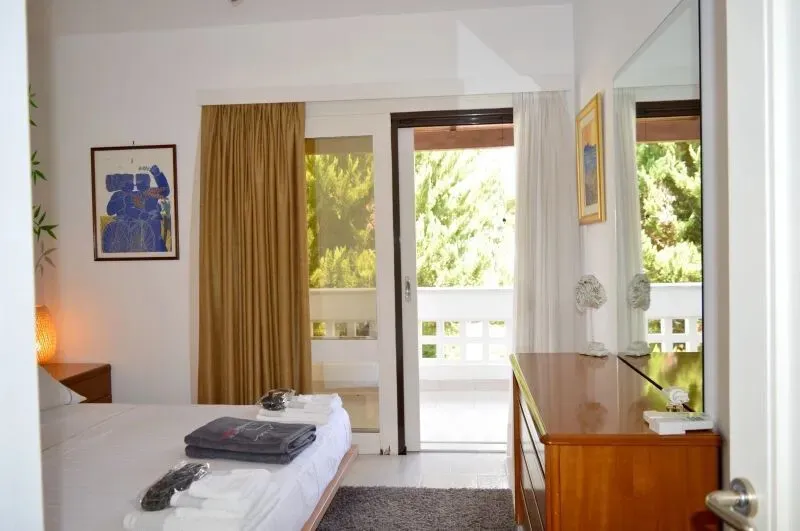 800