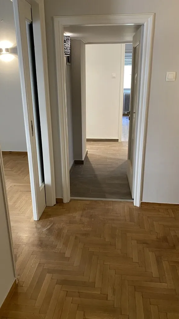 576