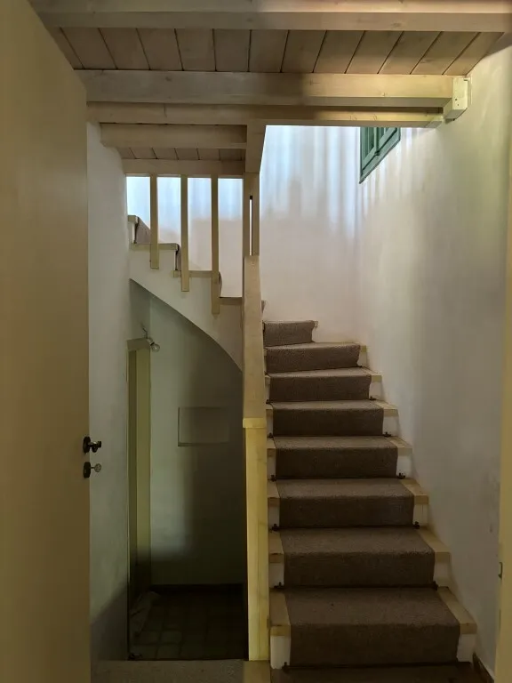 576