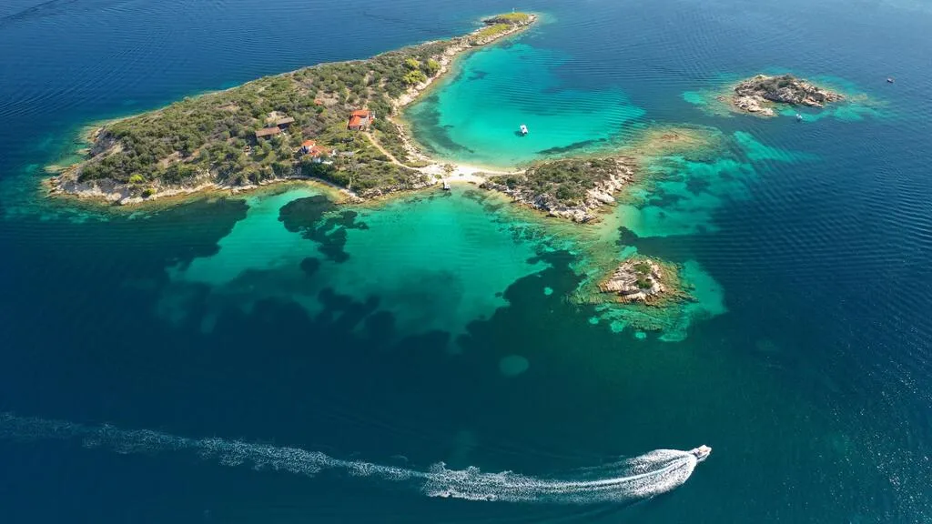 οικόπεδο προς πώληση 4006 τ.μ Σιθωνία Χαλκιδική