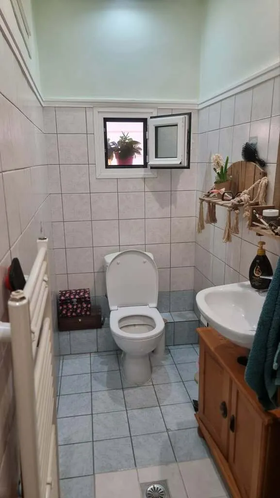 577