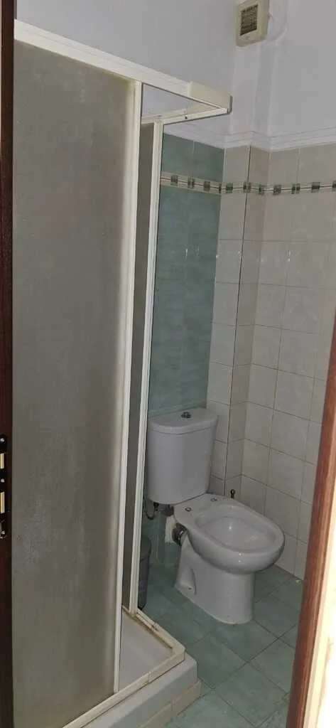473