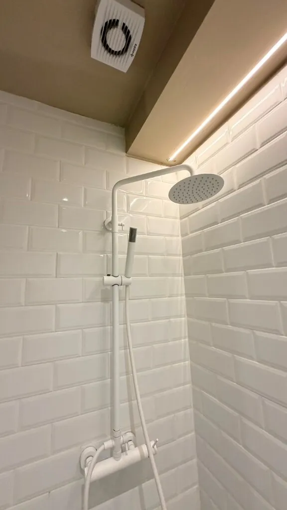 576