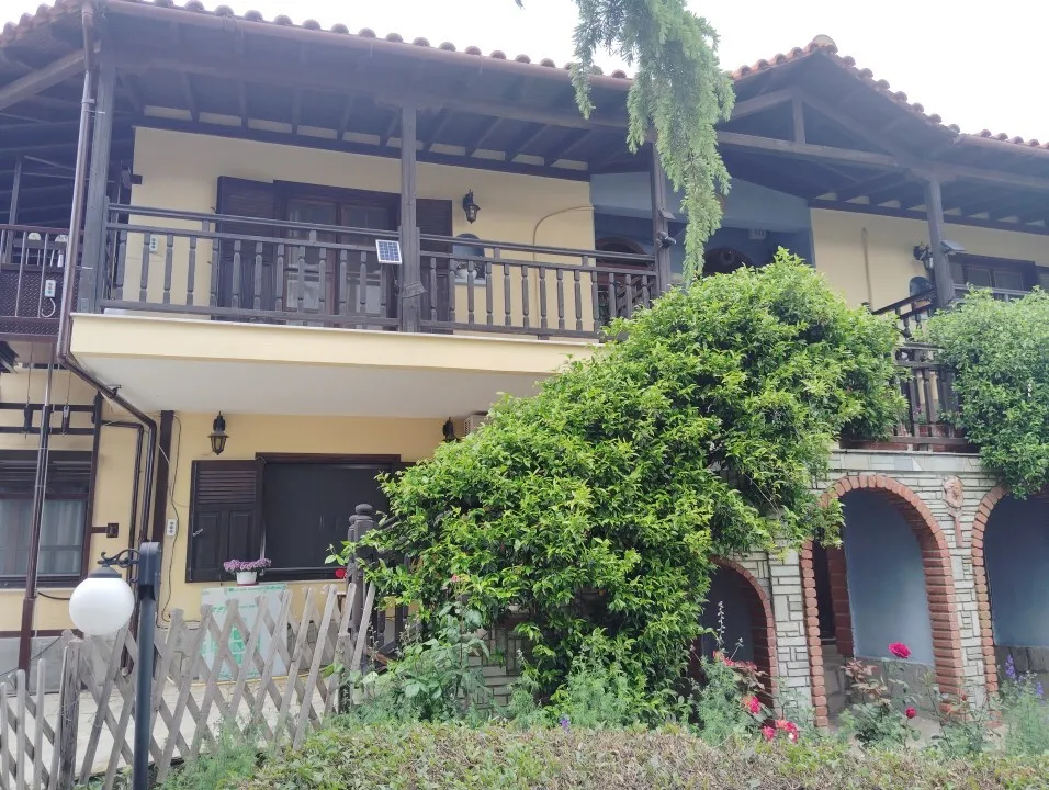 956