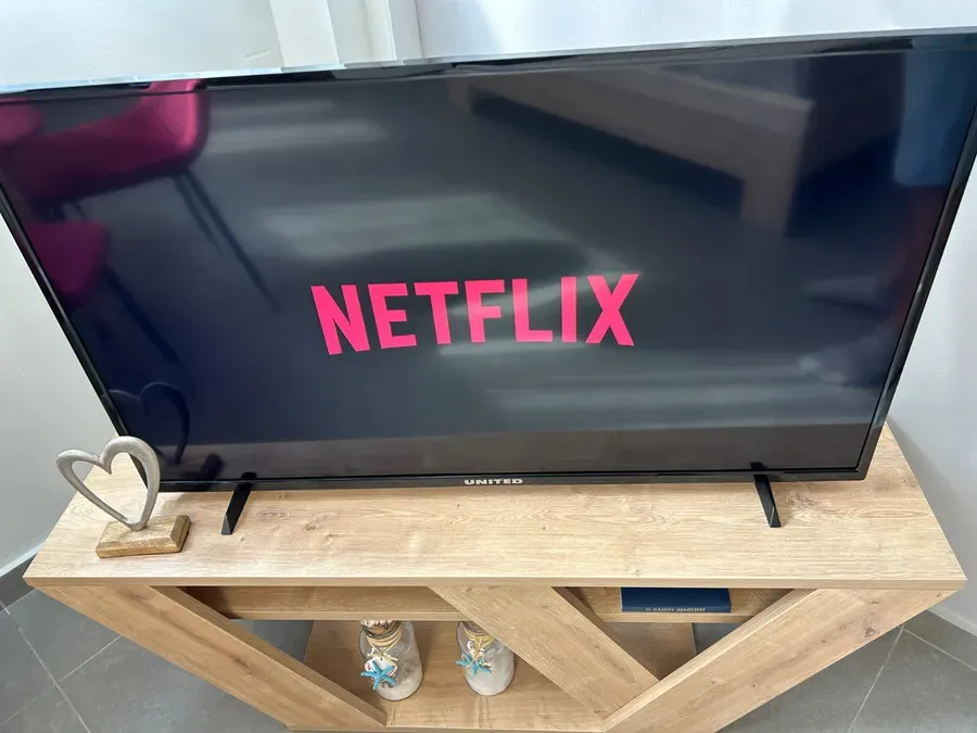 900