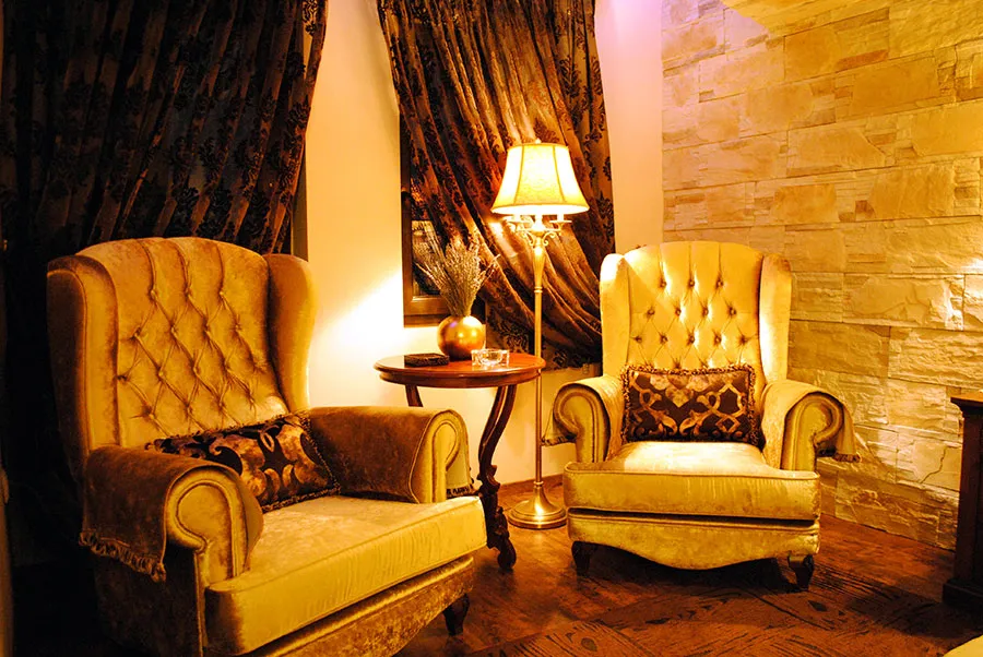 900