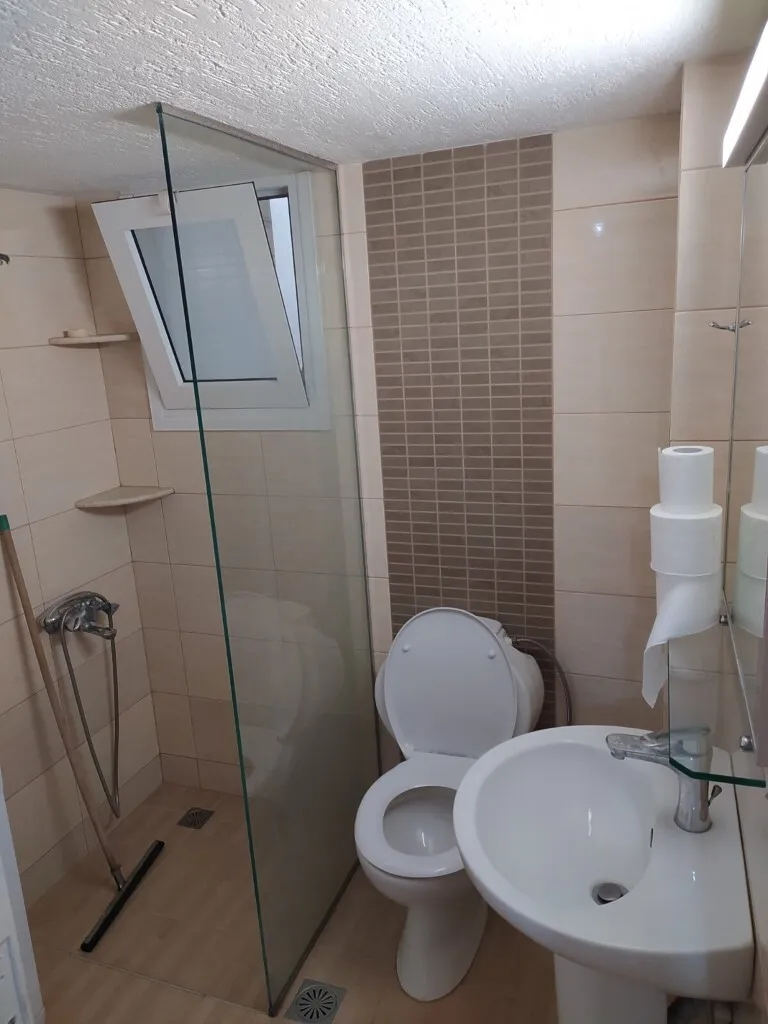 768