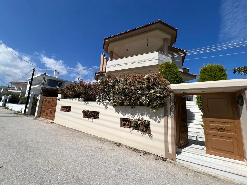 μονοκατοικία προς πώληση 285 τ.μ Ξυλόκαστρο Κορινθία