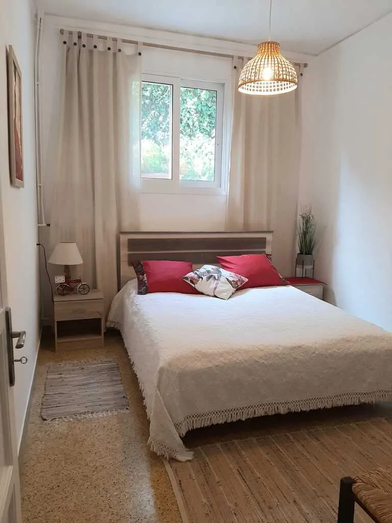 768