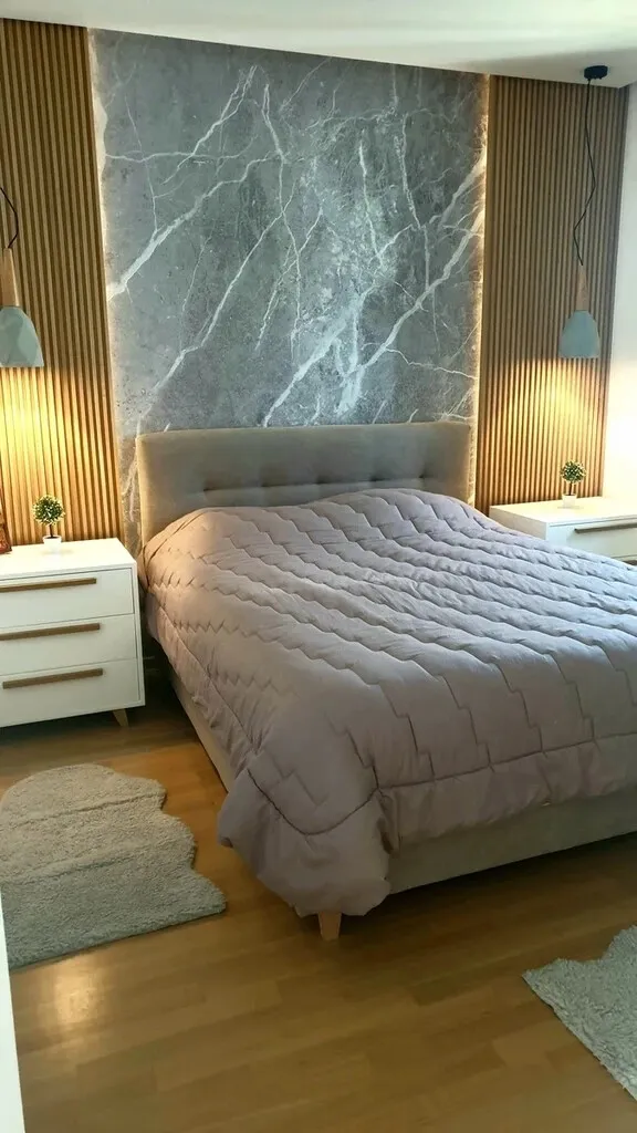576