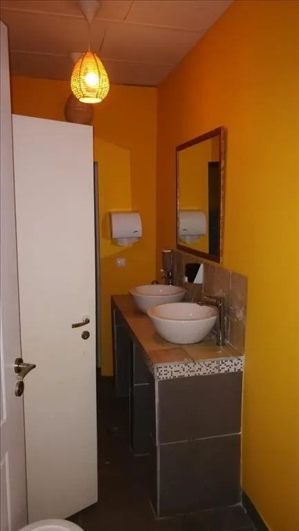 433