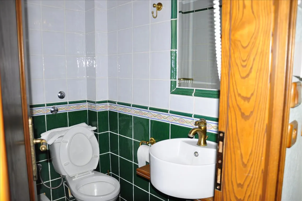 1156