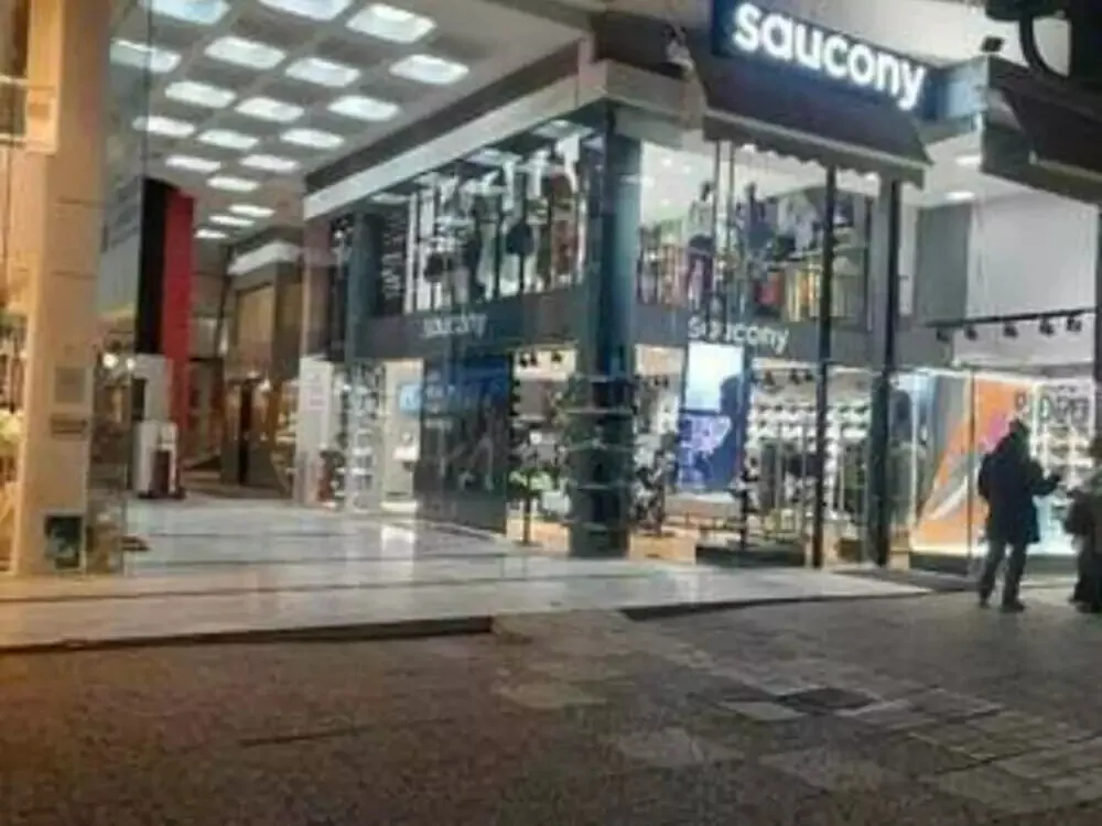 εμπορικό ακίνητο προς πώληση 95 τ.μ Γλυφάδα Νότια Αθήνας