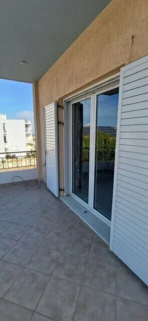 295