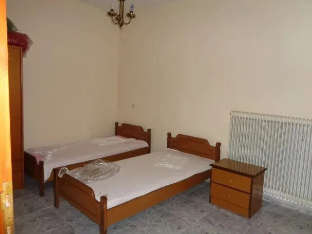 640