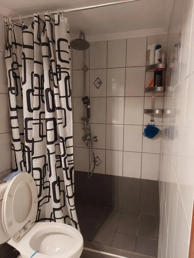768