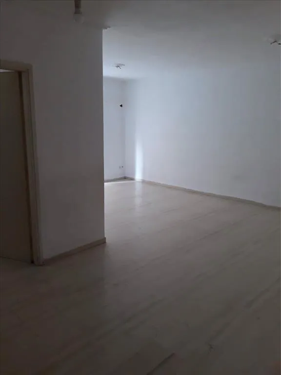576